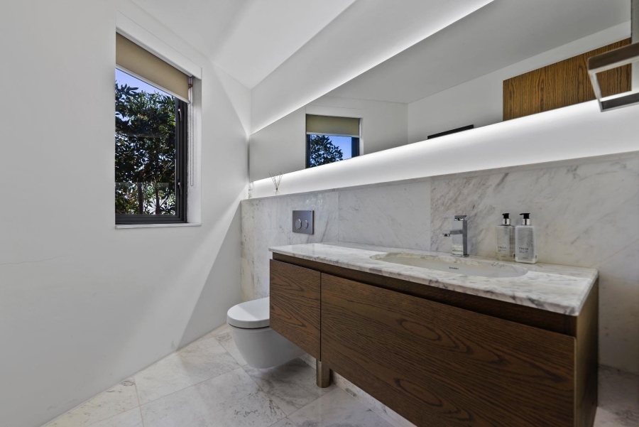To Let 1 Bedroom Property for Rent in Bantry Bay Western Cape